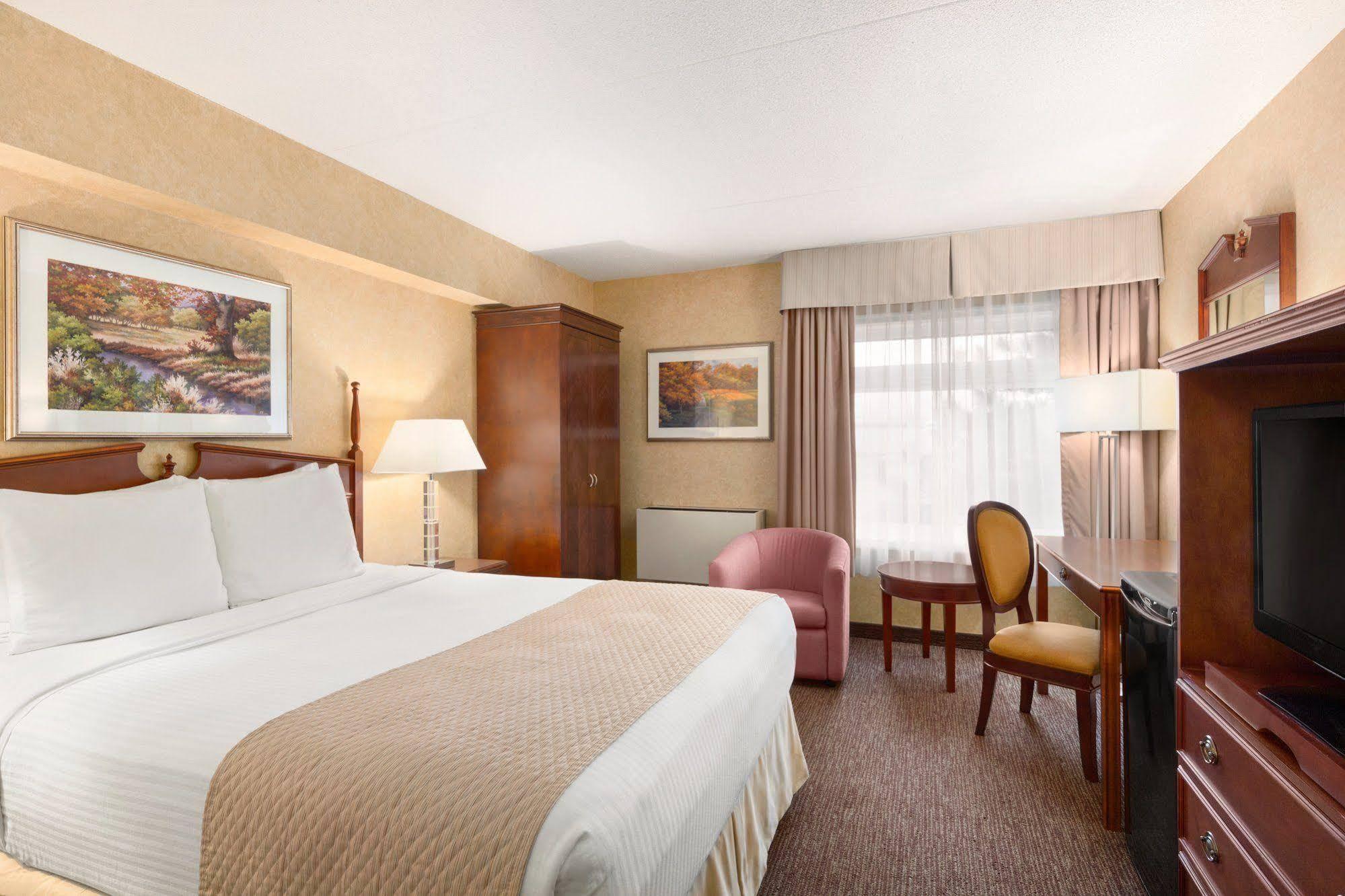Days Inn By Wyndham Toronto West Mississauga Exteriér fotografie
